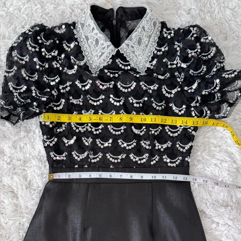 New 🖤 Chic Black and White Mini Dress with Lace Collar - Picture 11 of 17